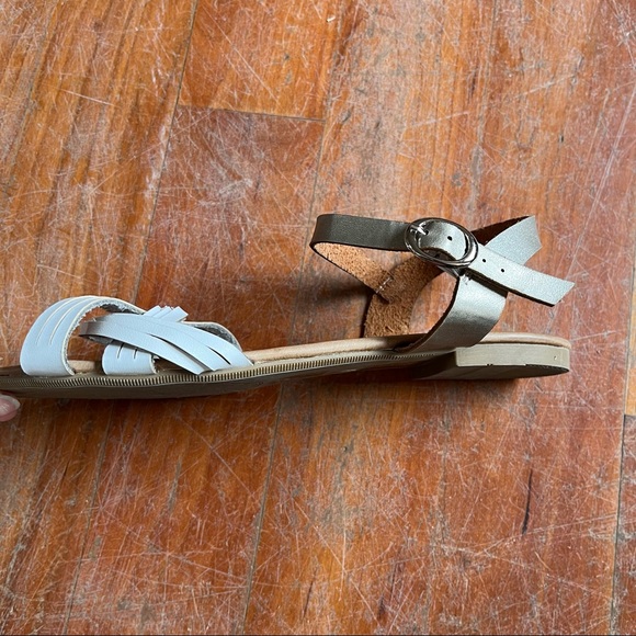 DLG White Silver Brown Braided Strap Sandals Size 8 - Picture 8 of 8